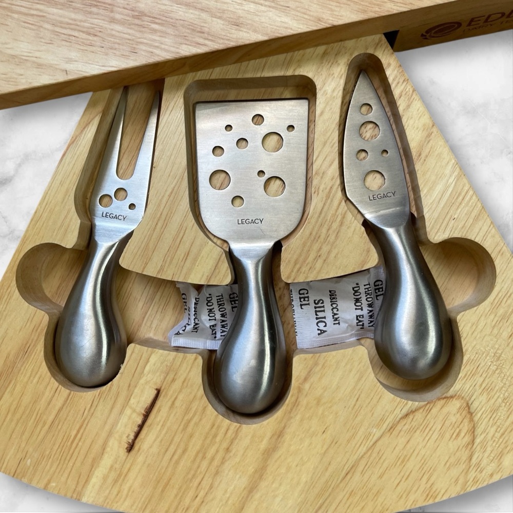 New Edlong Dairy Technologies Swiss Cheese Wedge Swivel Cheese Board w/Utensils - Picture 3 of 5